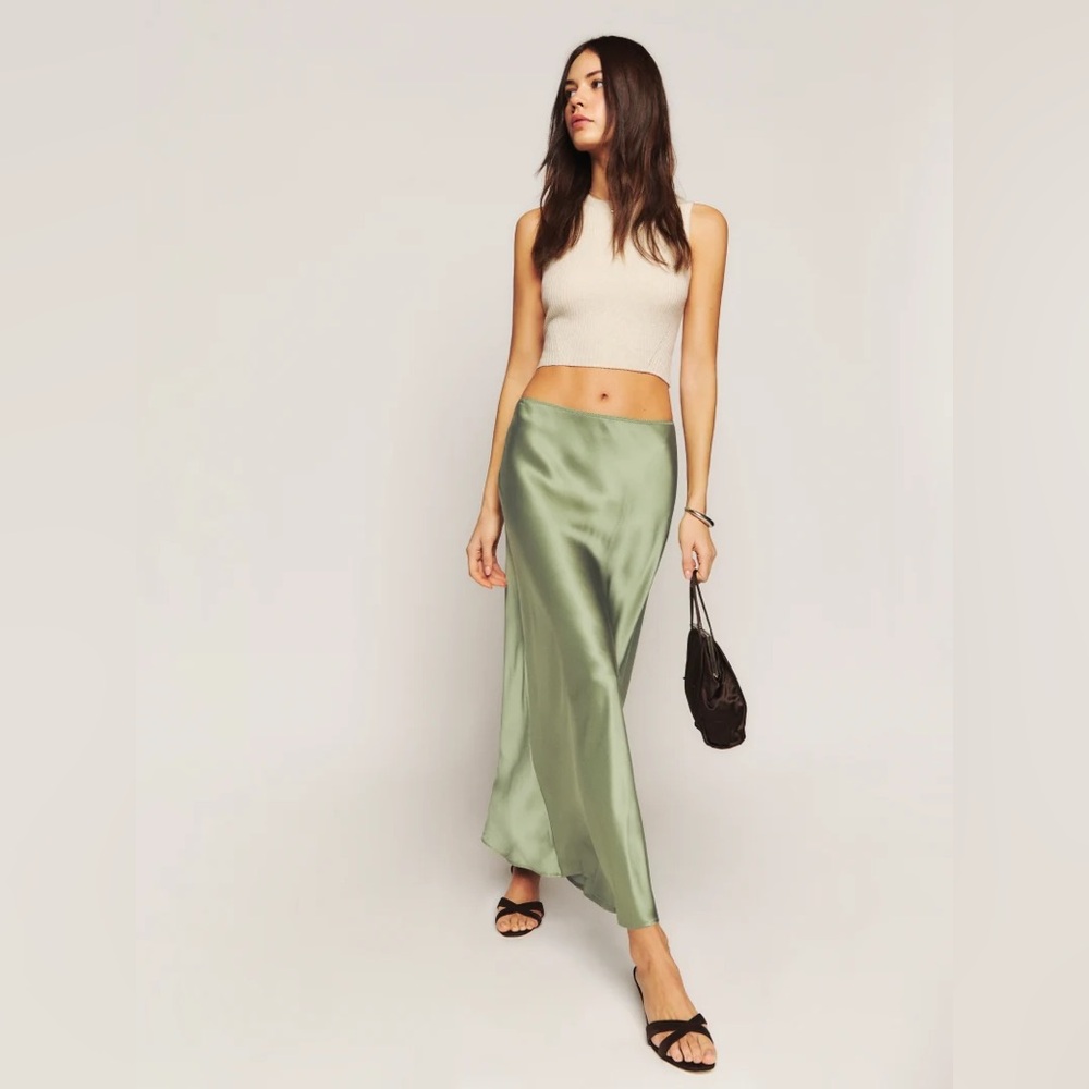 🛑SOLD🛑 NWOT Reformation Layla Silk Skirt in Artichoke - Picture 3 of 10